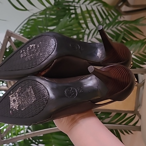 Michael Kors Hamilton Shoes ❤️ - Picture 6 of 10